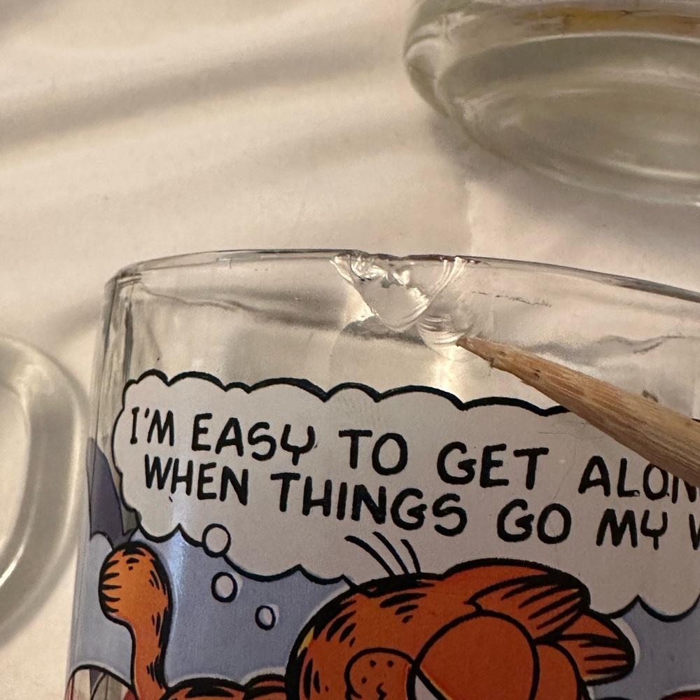 🐕 Garfield Wooden Mug Tree with Character Top and McDonald’s Mugs - Picture 15 of 16